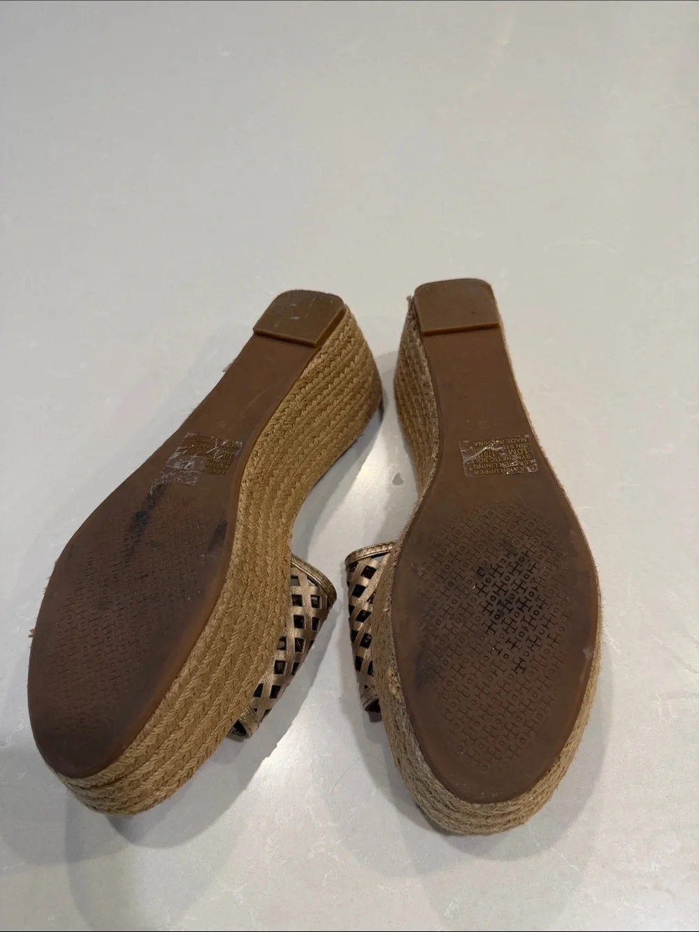 Tory Burch reposhing this
